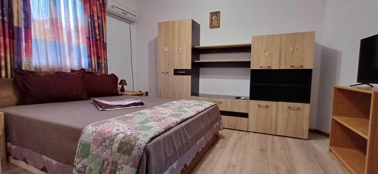 Casa Ella Hotel Tuzla Bagian luar foto